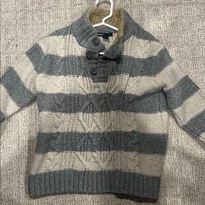 GAP Cozy Gray and Cream Turtleneck